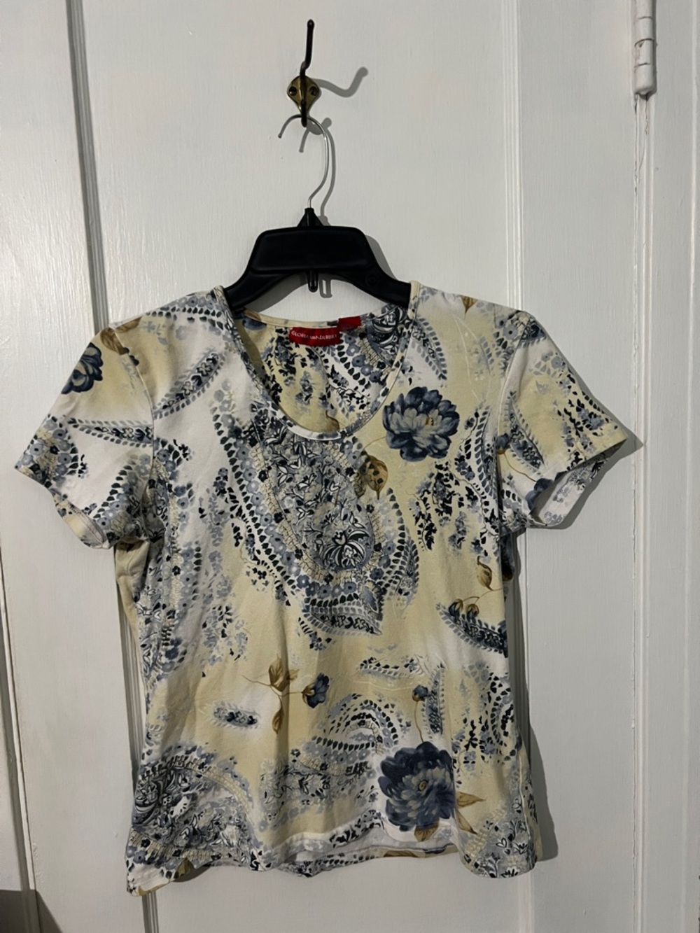 Gloria Vanderbilt Cream and Navy Floral Paisley Tee